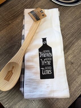🌻5 for $30🌻Mabelle 2 Piece Kitchen Towel & Wooden Spoon with Wine Bottle Print